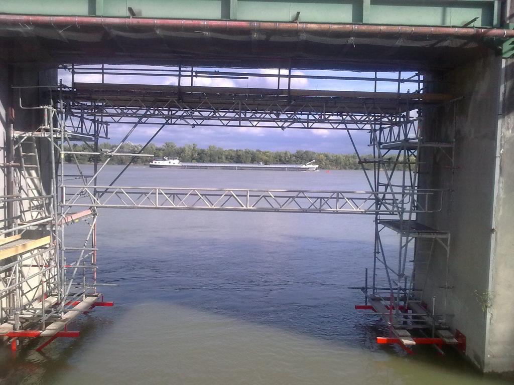 Duna híd állványozása