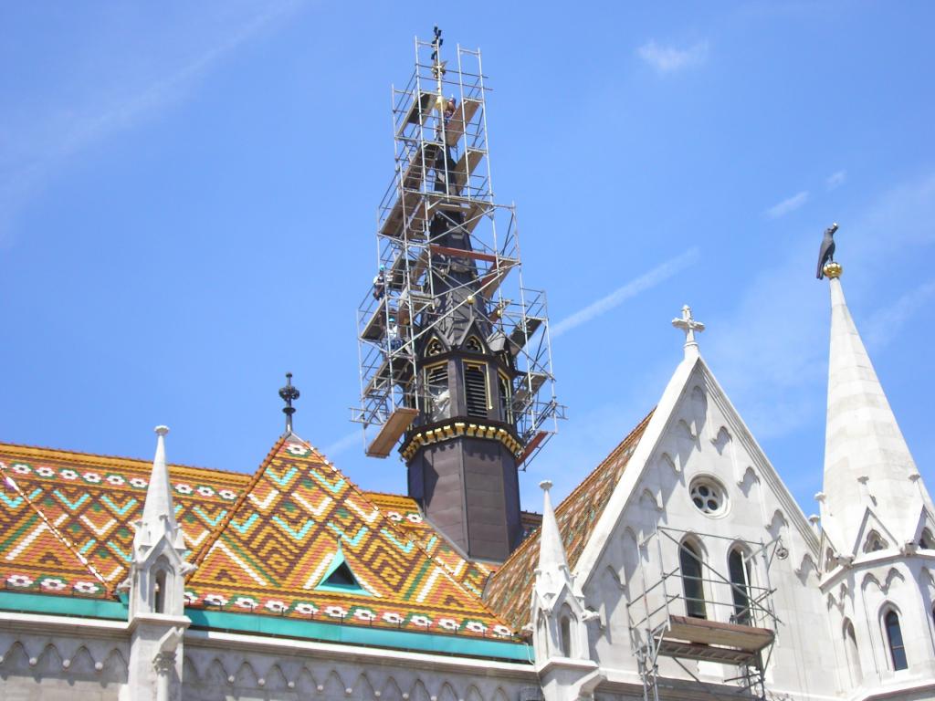 Mátyás templom huszártornyának állványozása